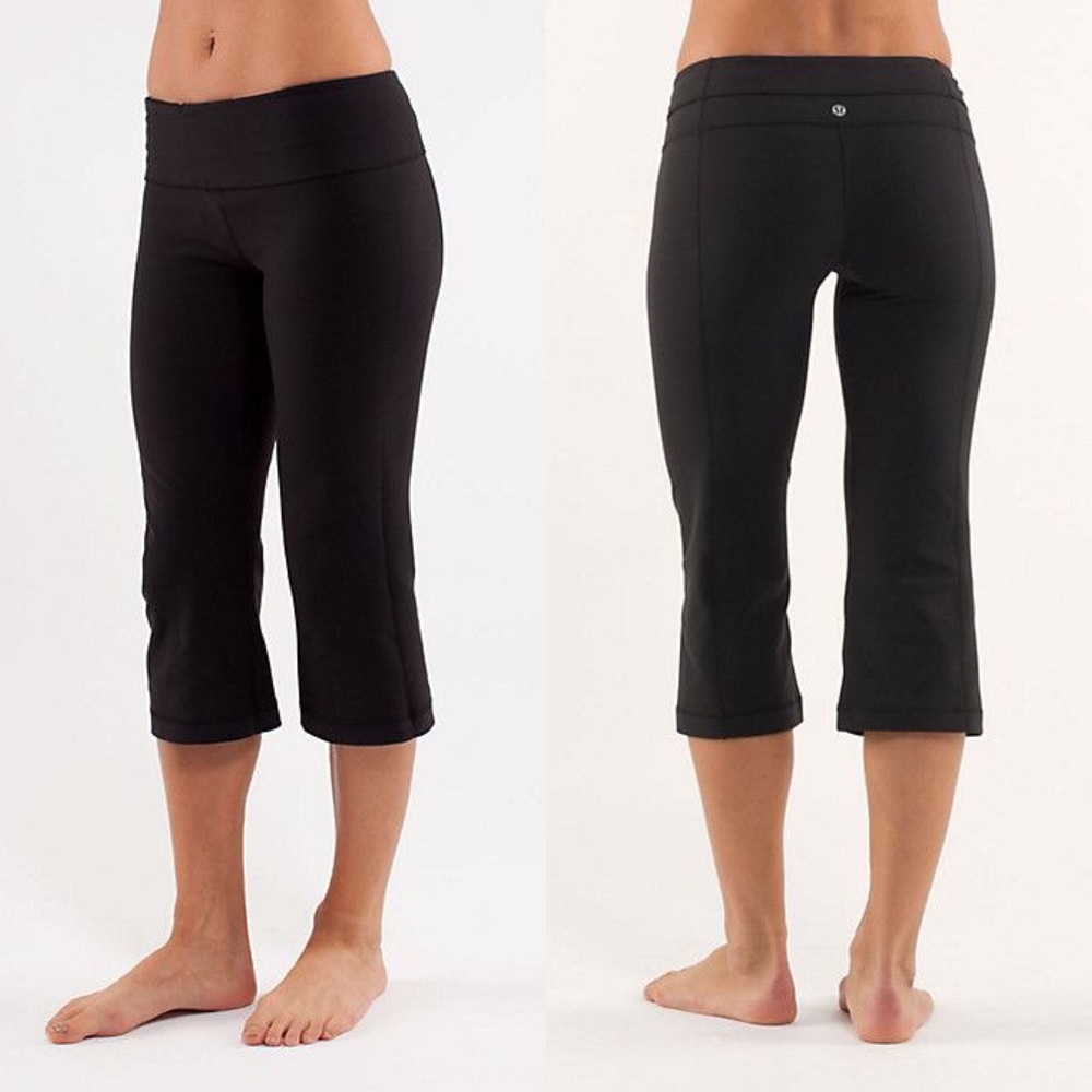 Lululemon Groove Crop Reverse Capri Pants